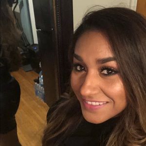 Meet your Posher, Yolanda